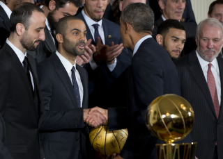 Barack Obama, Manu Ginobili, Cory Joseph, Gregg Popovich