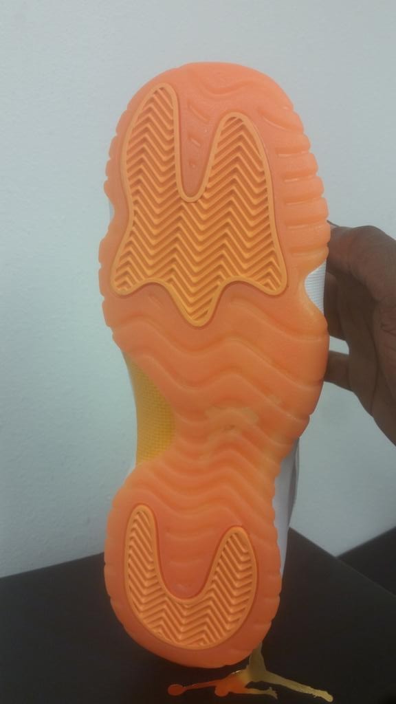 air-jordan-11-retro-low-citrus-2015-5