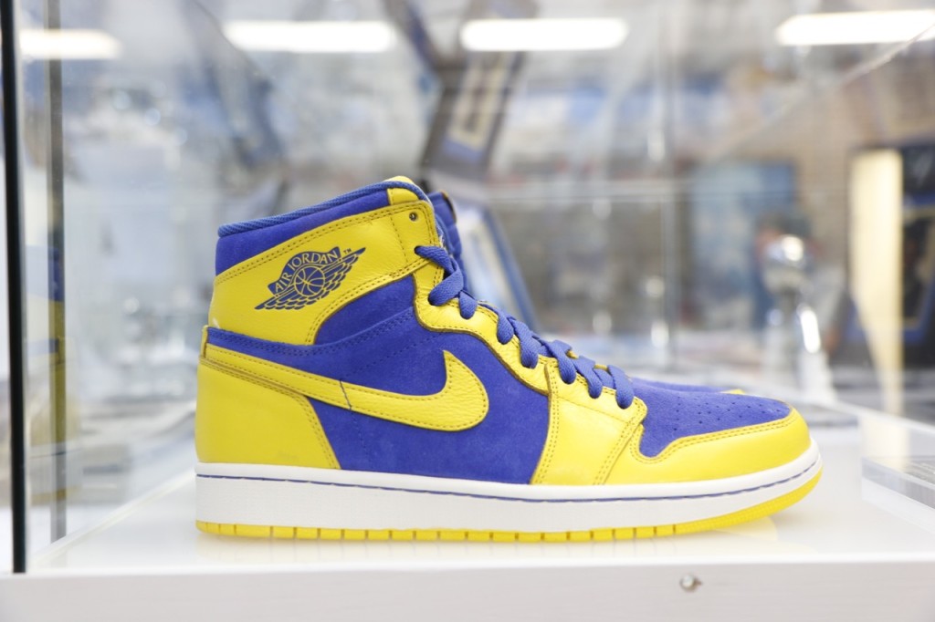 michael-jordan-gym-laney-high-school-02