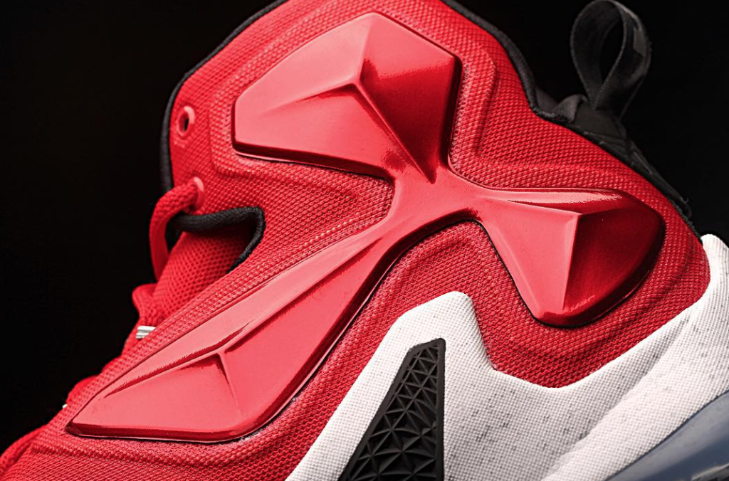 nike-lebron-13-away-red-black-02