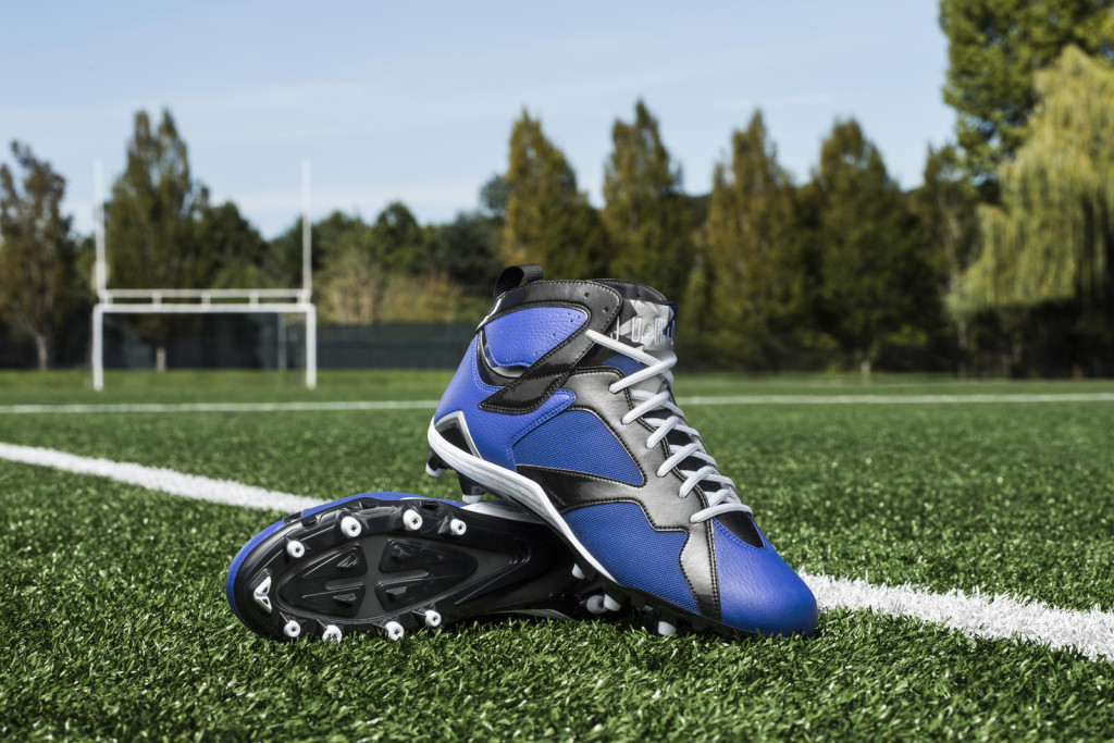 r03_Jordan_NFL_CLEAT_SHOOT_603149_Retro_7_TD_native_1600 (1)