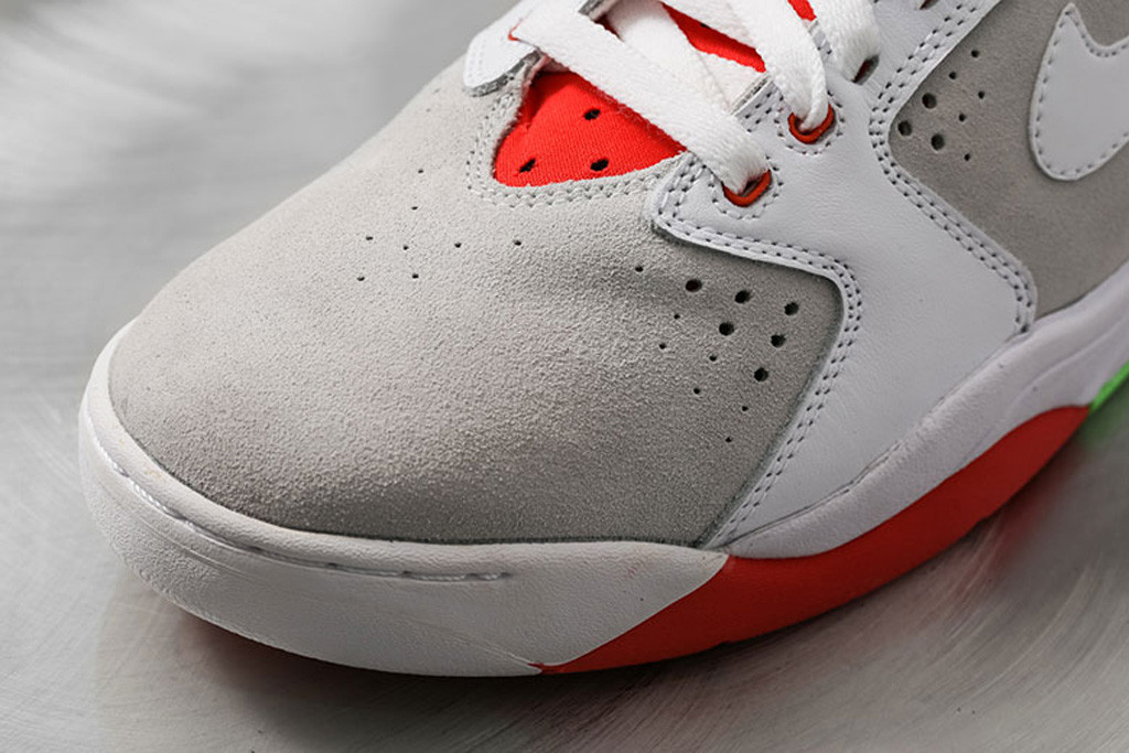 nike-flight-lite-hare-2