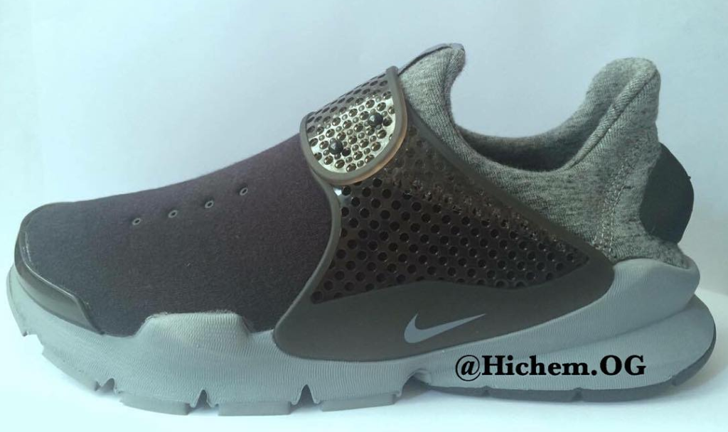 nike-sock-dart-tech-fleece