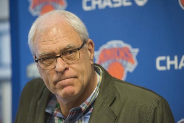 Phil Jackson - HOWARD SIMMONS/NEW YORK DAILY NEWS