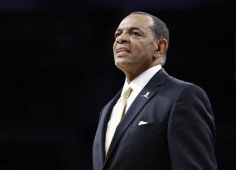 Lionel Hollins