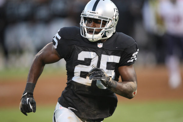 Oakland Raiders' DJ Hayden defends against the Chicago Bears in the first quarter at O.co Coliseum in Oakland, Calif. on Friday, Aug. 23, 2013. (Jim Gensheimer/Bay Area News Group)