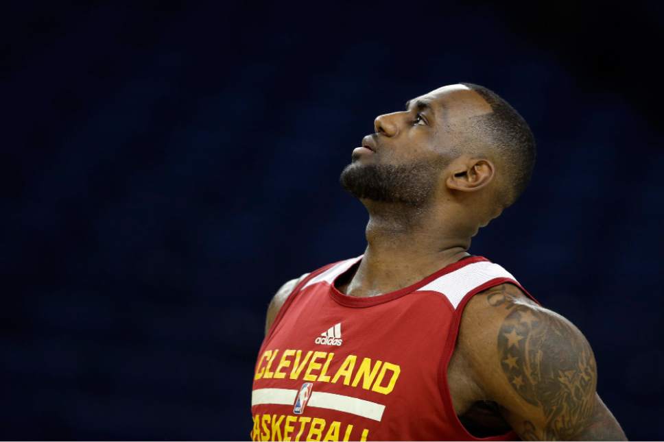 LeBron James - AP Photo/Marcio Jose Sanchez